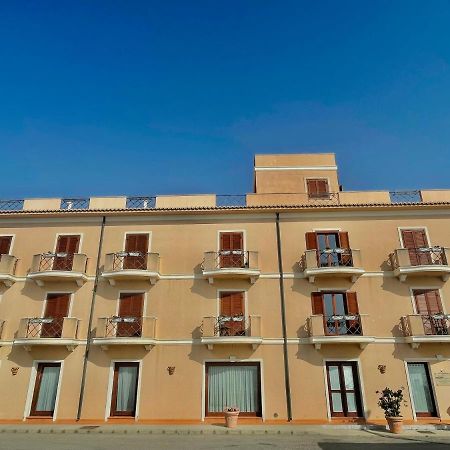 Hotel La Lampara เรจโจ ดี คาลาเบีย ภายนอก รูปภาพ