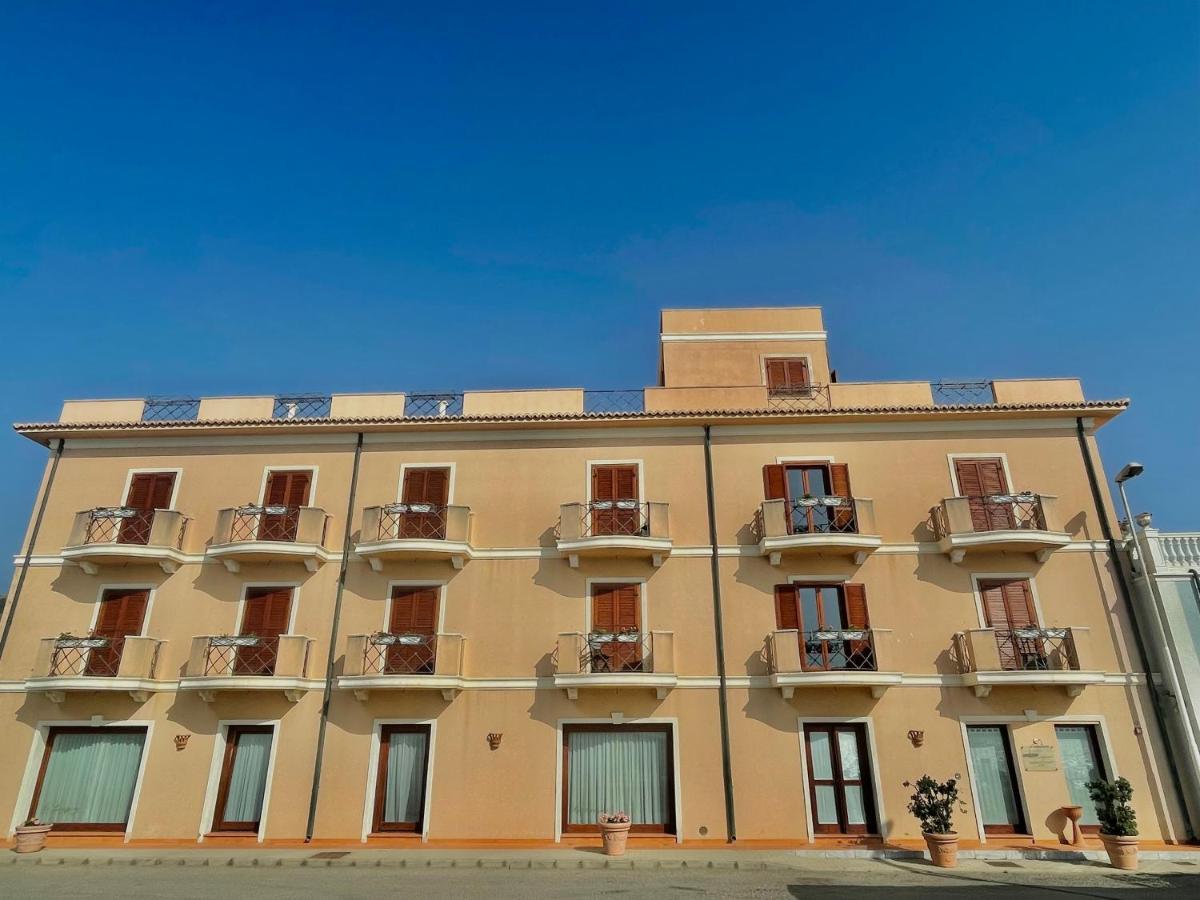 Hotel La Lampara เรจโจ ดี คาลาเบีย ภายนอก รูปภาพ