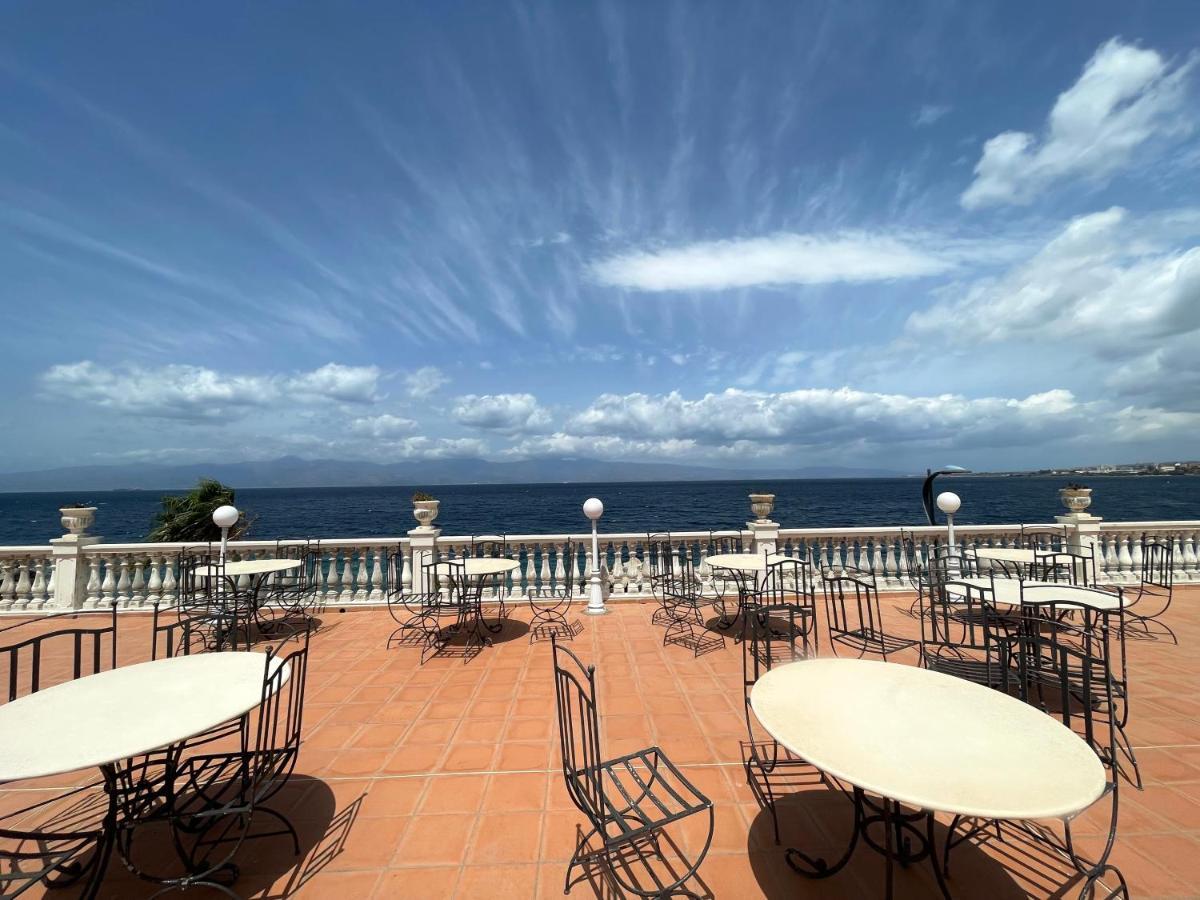 Hotel La Lampara เรจโจ ดี คาลาเบีย ภายนอก รูปภาพ