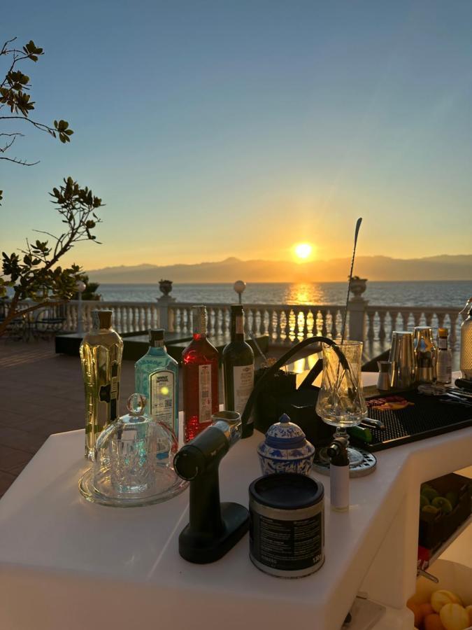 Hotel La Lampara เรจโจ ดี คาลาเบีย ภายนอก รูปภาพ