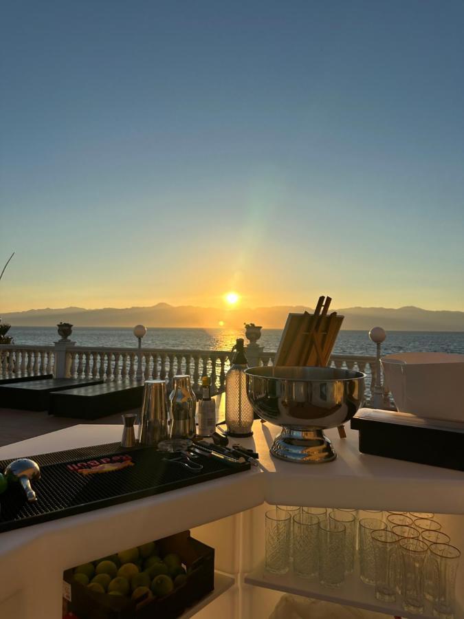 Hotel La Lampara เรจโจ ดี คาลาเบีย ภายนอก รูปภาพ