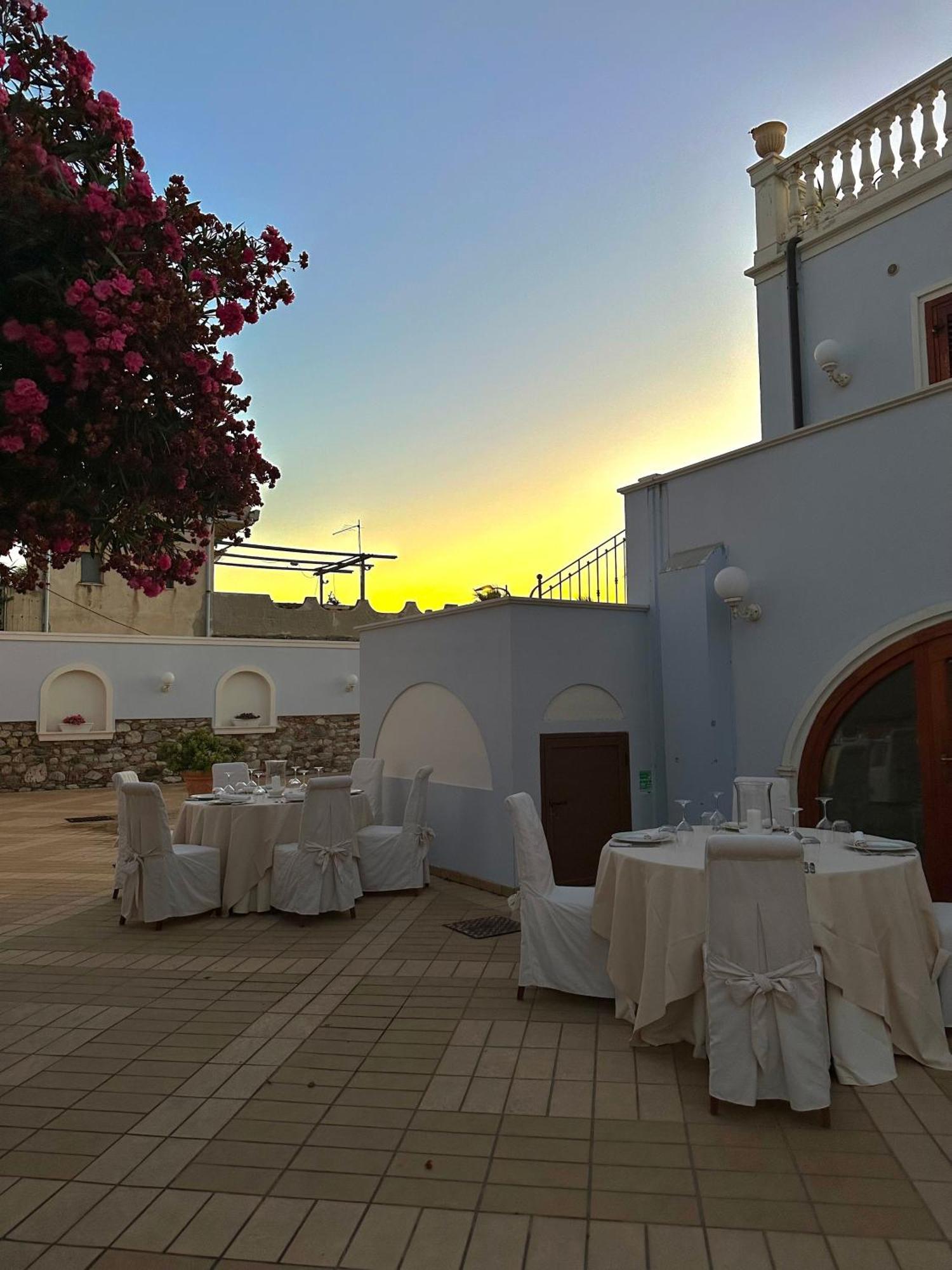 Hotel La Lampara เรจโจ ดี คาลาเบีย ภายนอก รูปภาพ